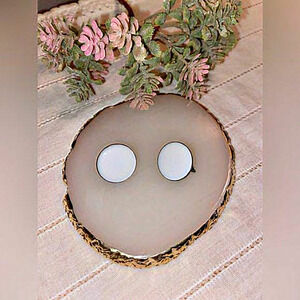 Women’s vintage Clip-on white‎ earrings with gold clip